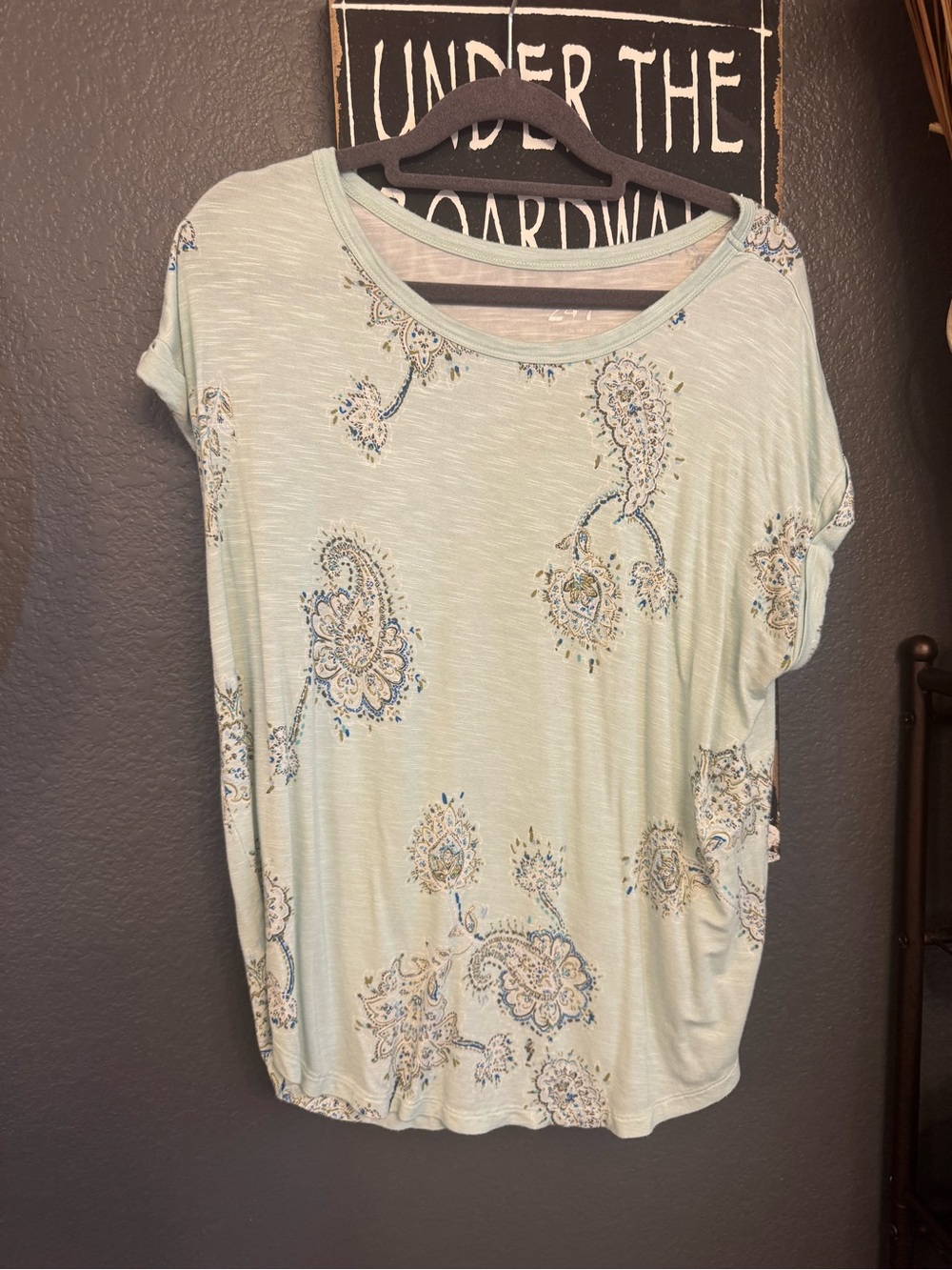 Maurice’s Light Mint Paisley Short Sleeve Women's Top Medium